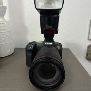 Canon EOS R5 Mirrorless Camera with Flash - Black